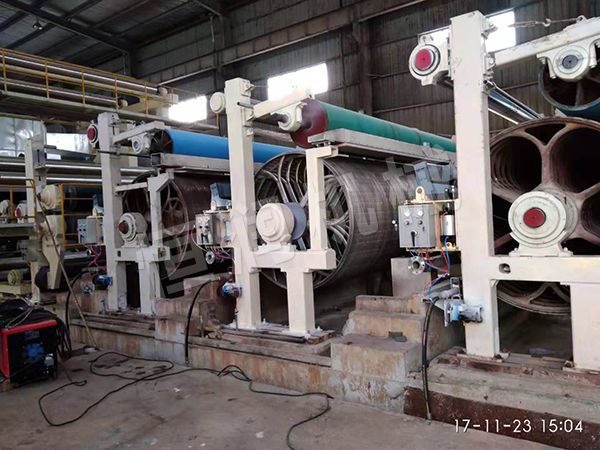 Circular mesh pressure molding machine